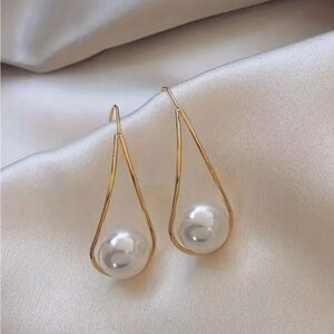Imitation Pearl Line Design Stud Elegant Style Earrings